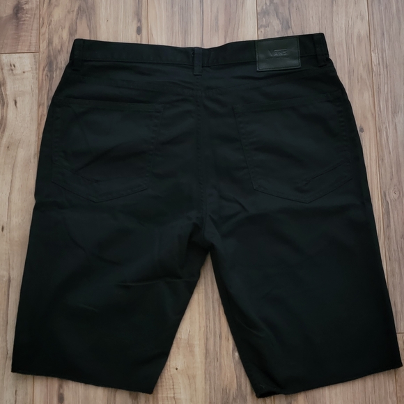 Vans Men's Black Shorts Size 36 - Picture 2 of 8